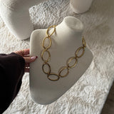 Elara Oval Necklace - Lunéah