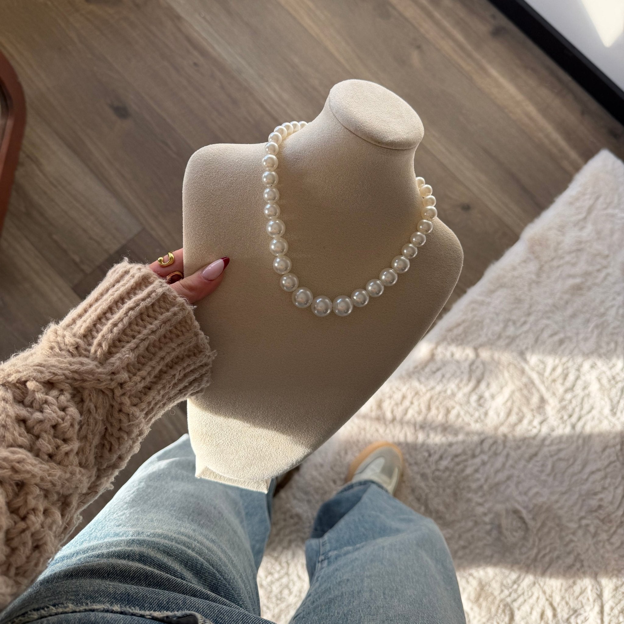 Glossy Pearl Necklace - Lunéah