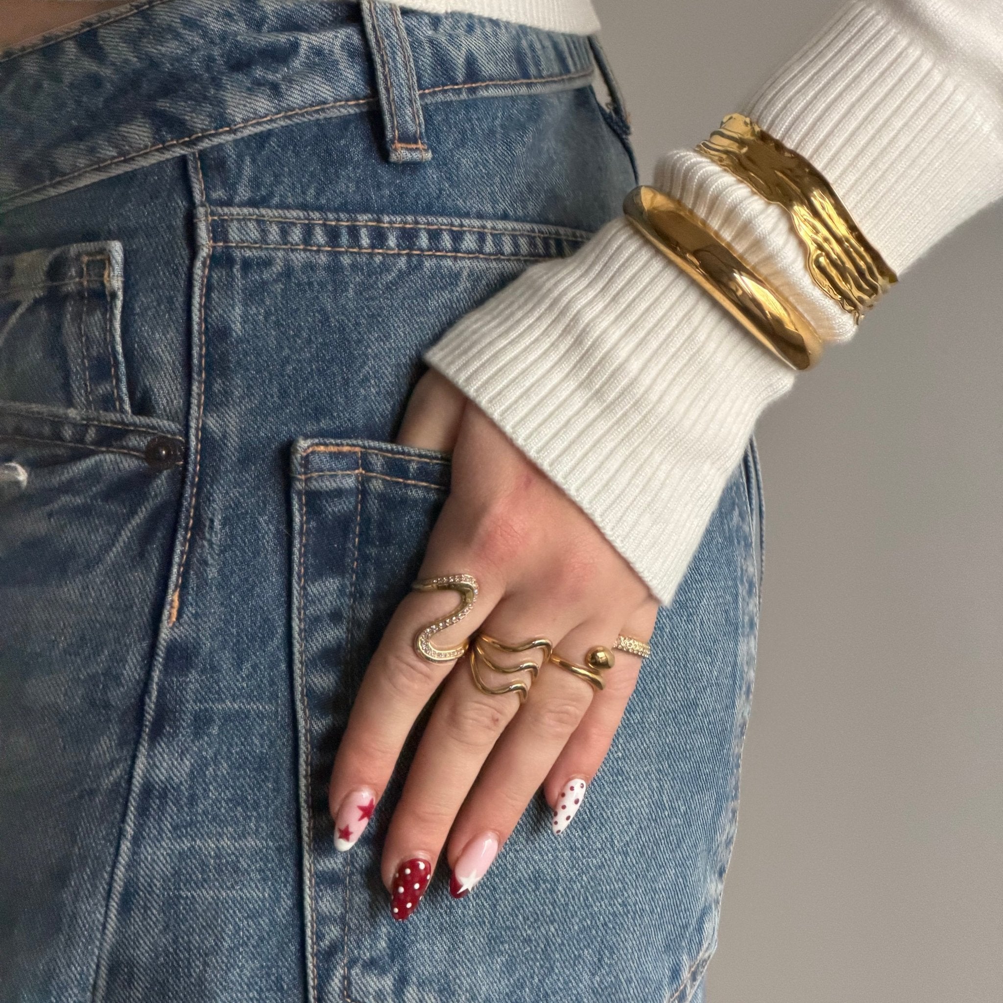 Sparkling Swirl Ring - Lunéah