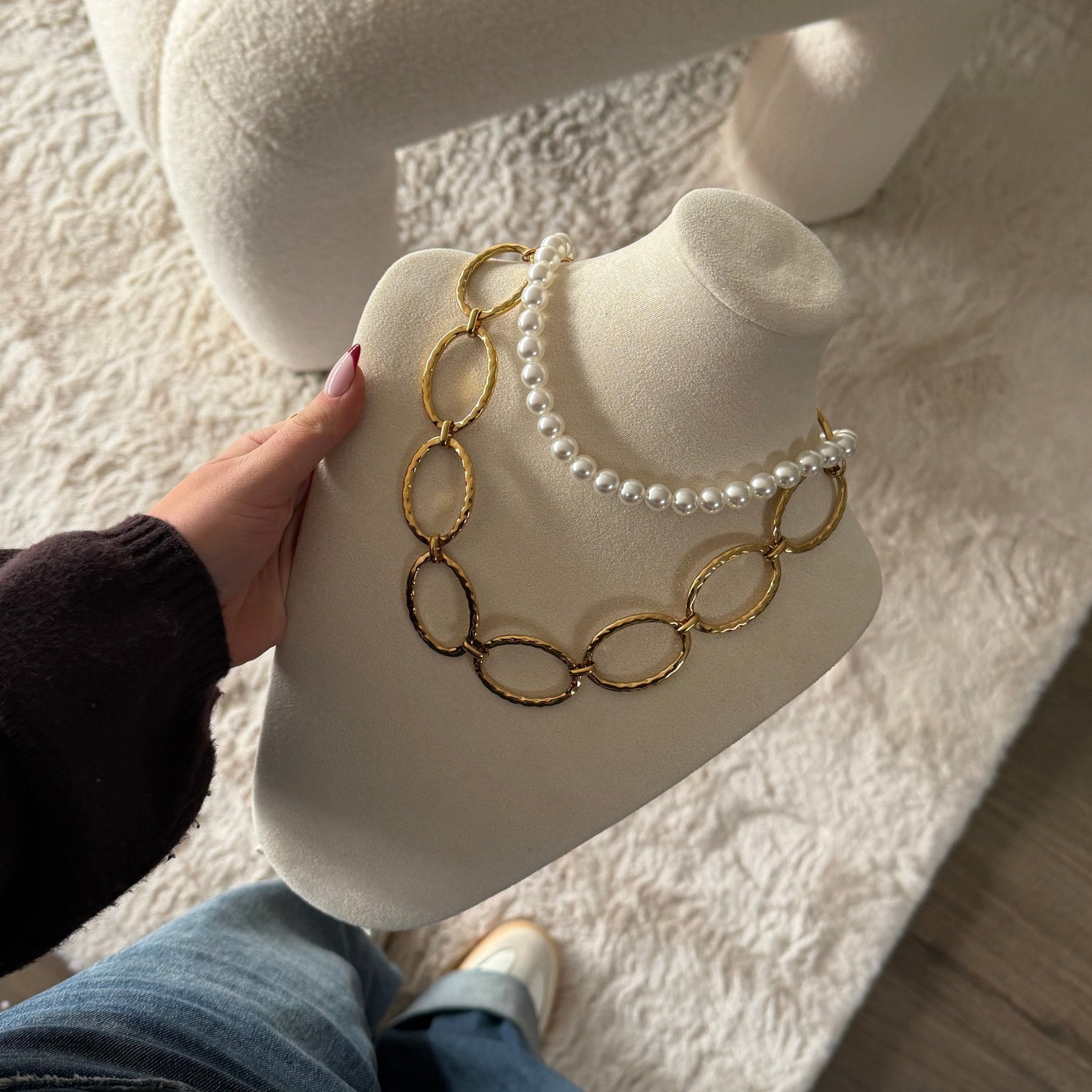 Elara Oval Necklace - Lunéah