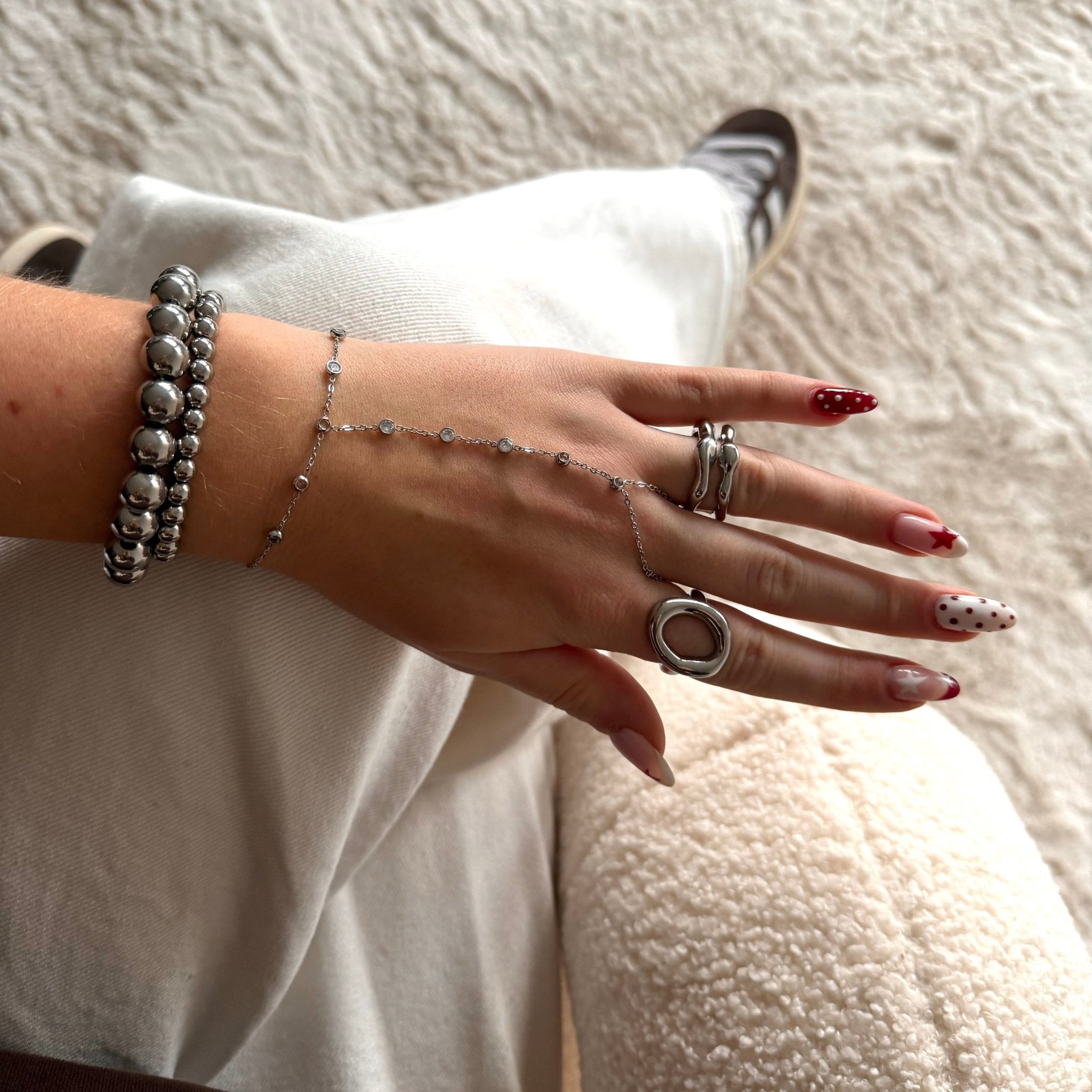 Shimmer Beads Hand Chain - Lunéah