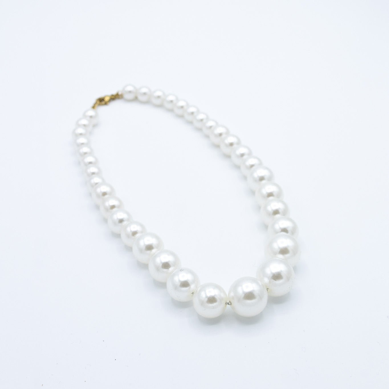 Glossy Pearl Necklace - Lunéah