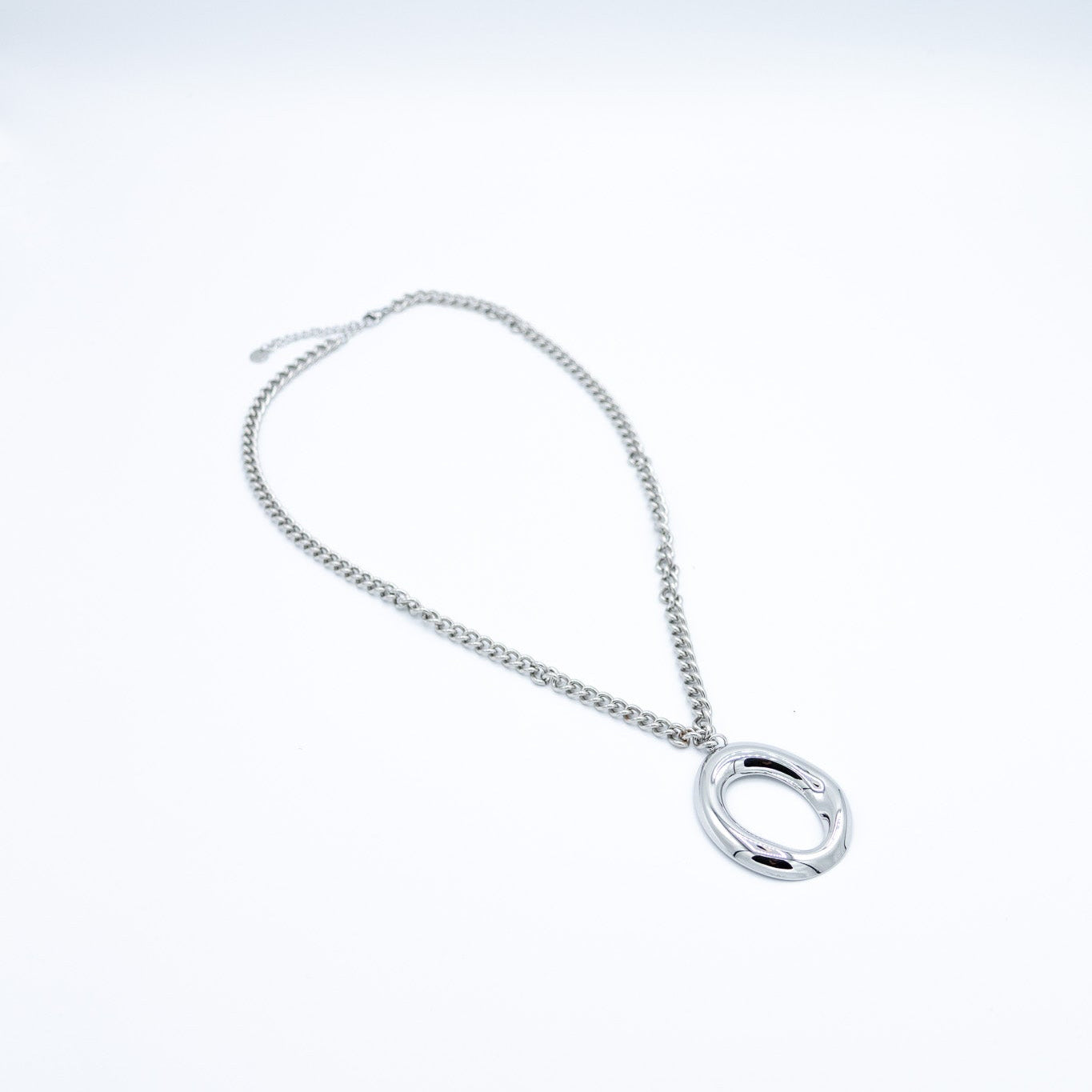 Sleek Oval Necklace